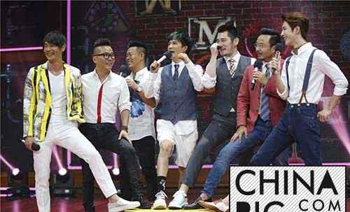 天天向上李荣浩 《天天向上》上演回忆杀 新老两代歌手齐聚曲风奇葩