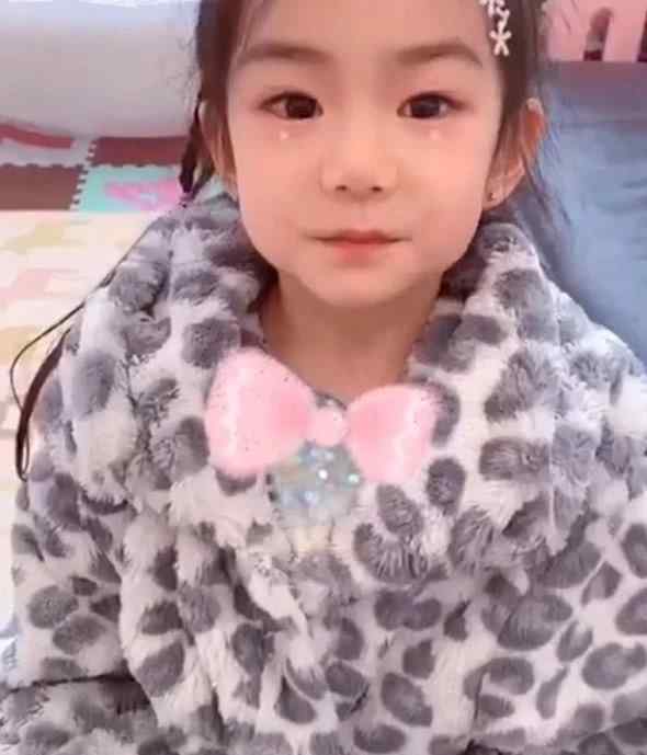 李承铉妹妹 戚薇为5岁女儿庆生，晒Lucky拜年视频送祝福
