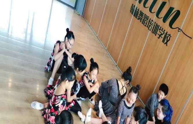 武汉暑期学舞蹈 武汉翰林舞蹈培训学校 暑期班结课了