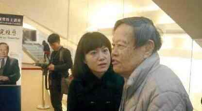 杨振宁近况 41岁翁帆近照曝光肤色暗淡憔悴 对95岁教授杨振宁不耐烦