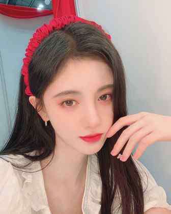 美女曝光全身 “4000年一遇美女”全身照曝光！五五比例让网友看傻眼：也太灾难