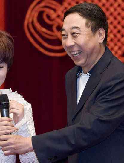 冯巩被抓走 笑星冯巩被抓走是真的吗  明星惊人家世曝光