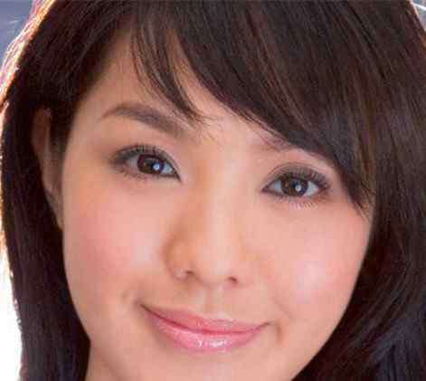 官恩娜被谁上过 美女官恩娜男友是谁   患先天性心脏病不碍成名
