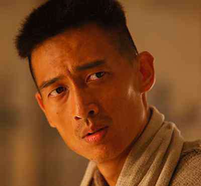 公磊八卦 实力演员公磊年龄曝光 本色出演《金水桥边》