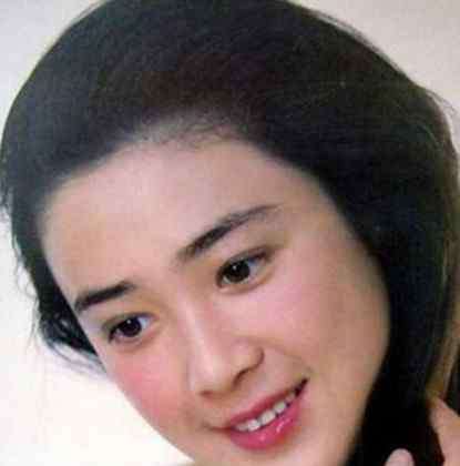 史三八年轻时图片 傅艺伟年轻时的照片流露 被网友称90年代女神