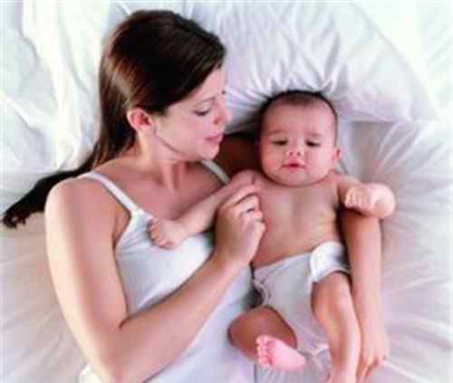 尿布的叠法 尿布的叠法介绍 怎样给宝宝穿尿布
