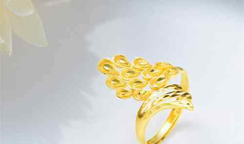 黄金结婚戒指 黄金结婚戒指多少钱  什么样的金戒指不过时