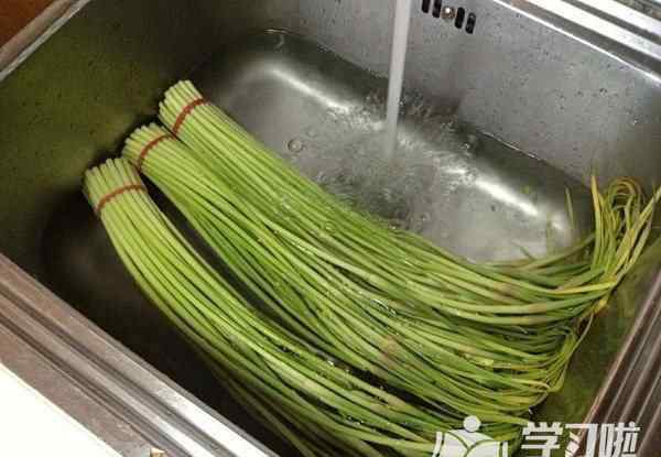 淹蒜苔的做法大全 腌制蒜苔最简单的做法介绍