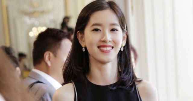 奶茶妹妹和刘强东 章泽天和刘强东在一起真的那么幸福吗？看看奶茶妹妹的现状