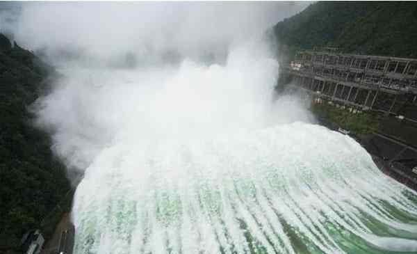 洪峰的意思 洪峰将在2至3天内抵达武汉 洪峰水位是什么意思