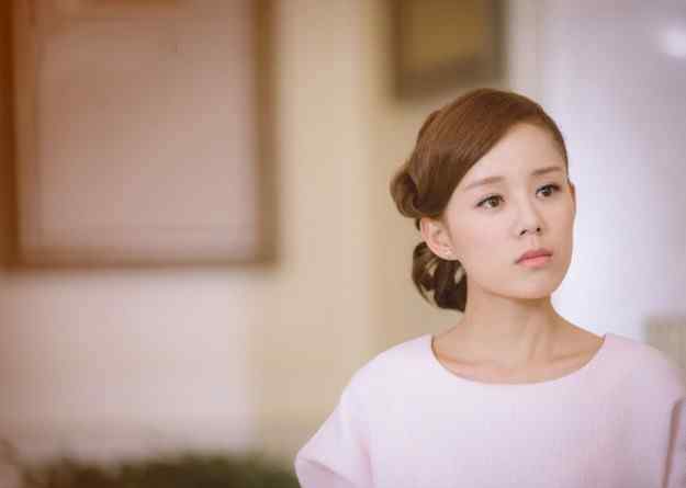 杨诚诚 她长相神似周韵，获杨幂力捧却不红，如今32岁很美却还是单身？