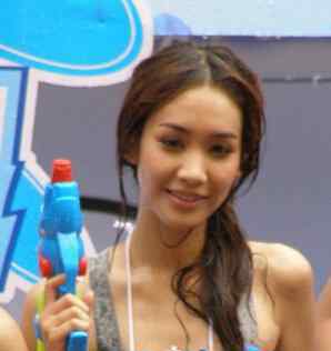 泰国男演员pong 泰国明星pong的妻子是谁 泰国明星pong的妻子个人资料及近况和图