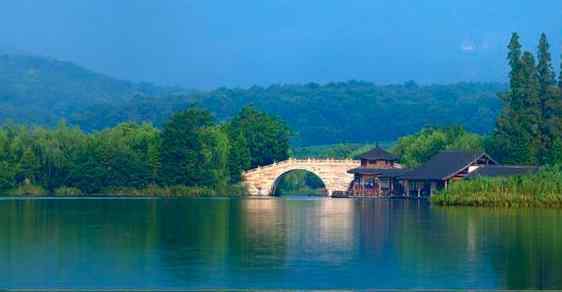 杭州白堤的来历 杨公堤的由来 杨公堤历史介绍