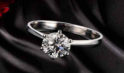 单色戒指 单色戒指求婚可以吗 求婚戒指怎么戴才正确