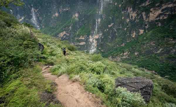虎跳峡旅游 虎跳峡徒步旅游游记+攻略指南