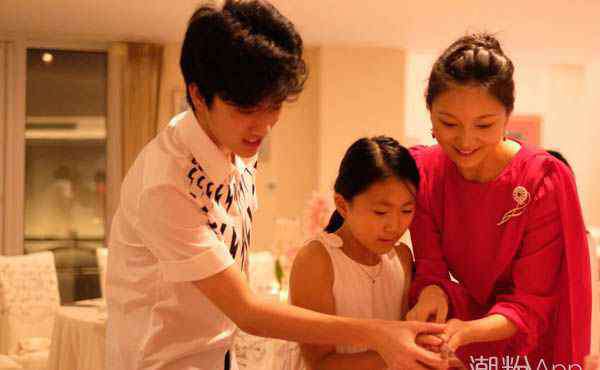 张艺谋婚姻 陈婷为什么嫁给张艺谋 老夫少妻的爱情很美好