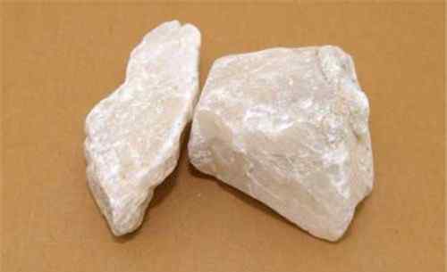 寒水石的作用 寒水石的功效与作用 寒水石要怎么用来治病