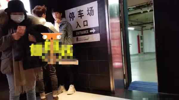 苏醒打人事件 苏醒为什么打李炜 张杰还帮他关门任其动手