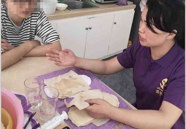 俏妃卫生巾 俏妃“撕卫生巾事件”引发关注，女性健康和权益再上热搜