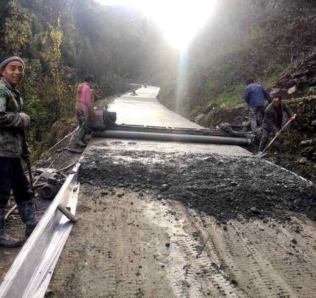 水泥路面起砂怎么修补 水泥路面起砂怎么修补