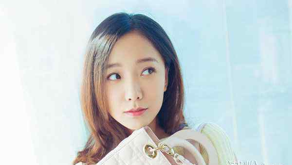 王珞丹结婚 王珞丹结婚了吗 与他穿情侣装同回爱巢