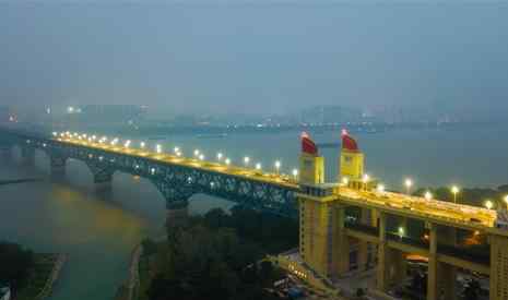 南京长江大桥建成时间 南京长江大桥通车时间 南京长江大桥参观攻略