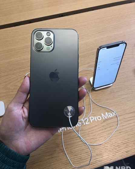 华强北 备货充足！华强北卖家：iPhone12 mini跌破官方价，Pro Max只需加价数百元