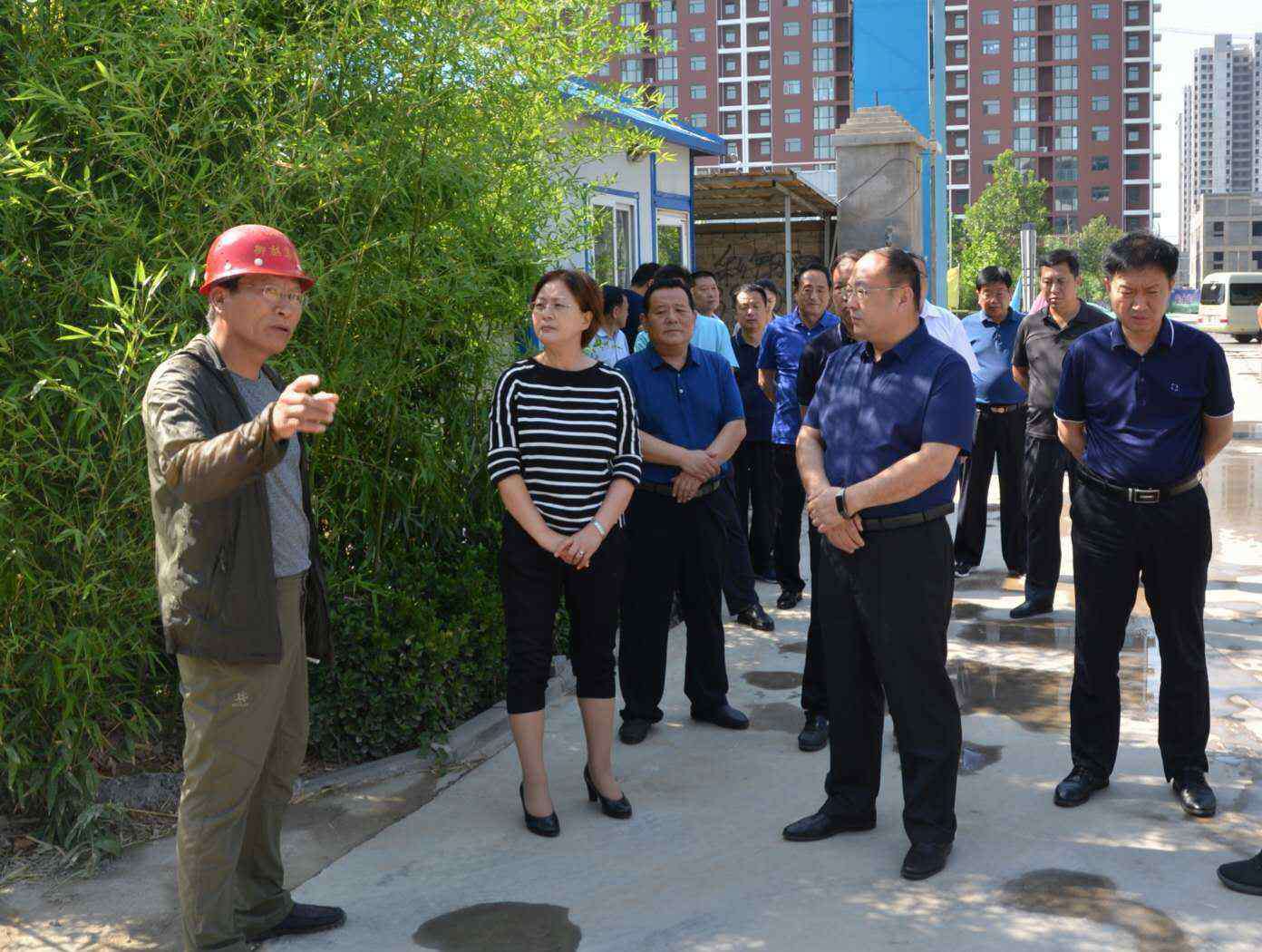 张荷红 区长张荷红现场督导重点项目建设进展