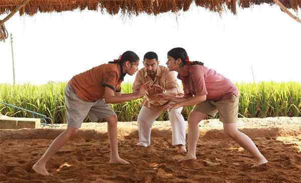 三傻大闹宝莱坞男主角 十大好看的印度电影 三傻大闹宝莱坞也只能排在第二位