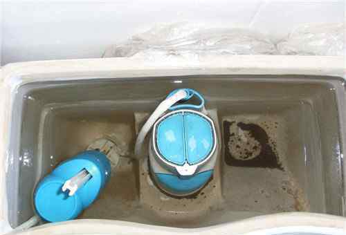 马桶水箱水位调节 马桶水箱的水位怎么调