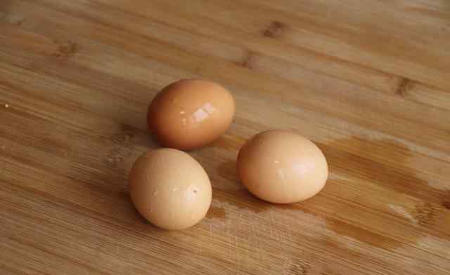 鸭蛋怎样炒不腥还嫩 鸡蛋不要直接下锅炒，掌握这5个方法，炒出来的鸡蛋香嫩不腥