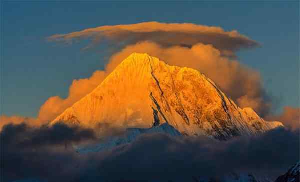 贡嘎雪山在哪里 2020贡嘎雪山游玩攻略 贡嘎雪山在哪里天气预报景点介绍