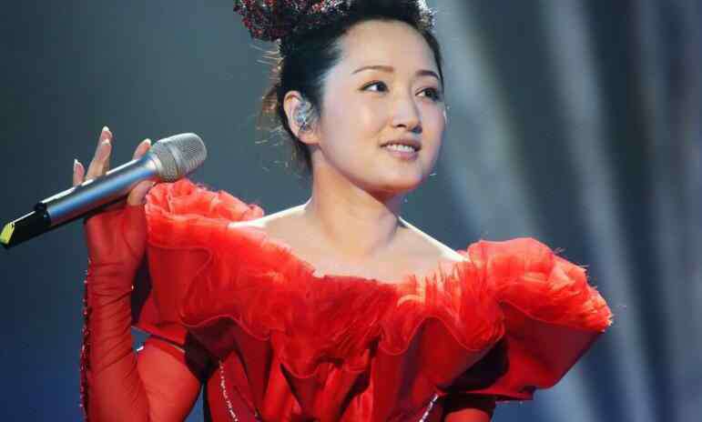 杨钰莹被包养 曝杨钰莹曾被包养3年堕胎4次 与赖文峰车震照流出