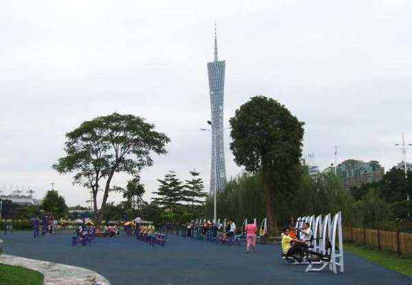 二沙岛 广州二沙岛最大的公园, 是一个全民健身公园