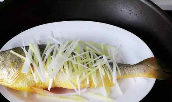 大黄鱼怎么做好吃 黄花鱼怎么做才好吃呢？厨师长教你具体步骤和细节，出锅特别美味