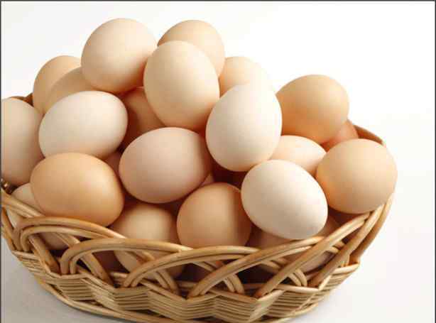 鸡蛋黄吃多了会怎么样 蛋黄吃多了，对身体不好？天天吃鸡蛋，很多人误会蛋黄了