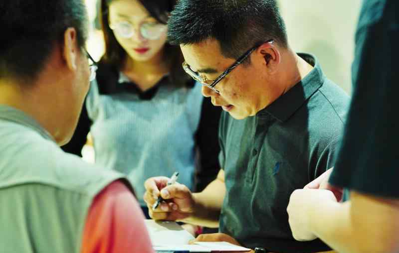 徐则臣 茅盾文学奖获得者徐则臣：“没有一种生活会被浪费”