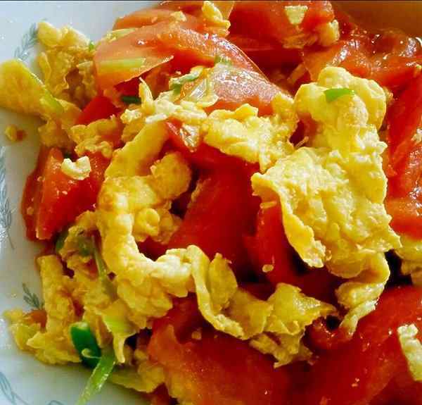番茄炒蛋的家常做法 大厨教你，“西红柿炒鸡蛋”的家常做法，简单又好吃