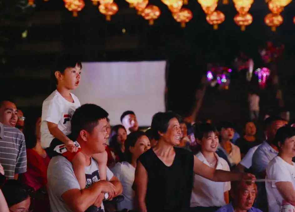 宁波购物节 呈现夜经济饕餮盛宴 宁波购物节点亮消费新“夜”态