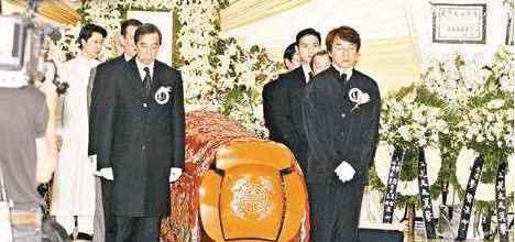 沈殿霞 沈殿霞“老公”有4妻4子3女，为什么死后能让成龙、张学友扶灵