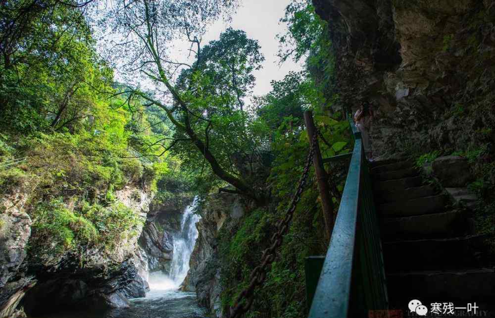 高冠瀑布 西安高冠瀑布，曾是多个朝代的皇家花园，却流传着一个神奇的故事