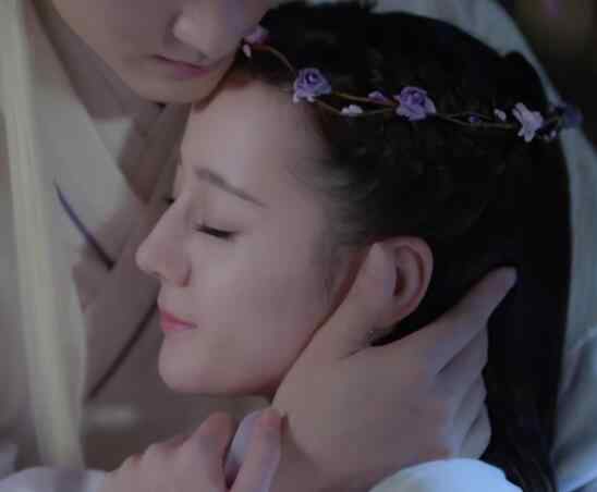 东华帝君的真身是什么 枕上书白滚滚真身是什么 凤九和帝君会生出什么物种呢