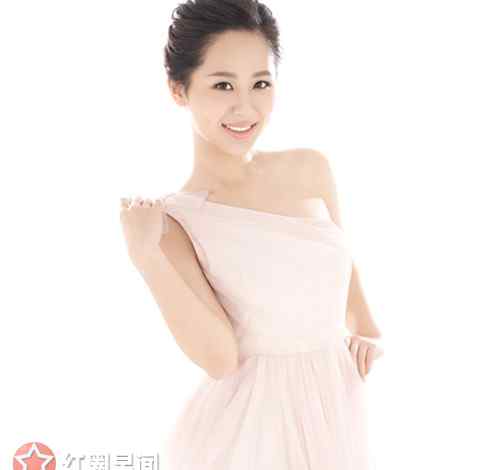 杨紫走光 演员杨紫走光图片是炒作的吗 杨紫为什么会痴迷于彭于晏
