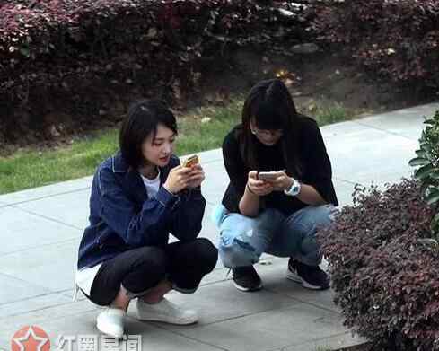 郑爽的替身 郑爽的替身叫什么名字 郑爽和替身同框太像宛如亲姐妹