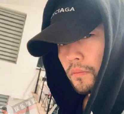 周杰伦瘦了 周杰伦怎么瘦了 和路人合影重回颜值巅峰网友超惊讶