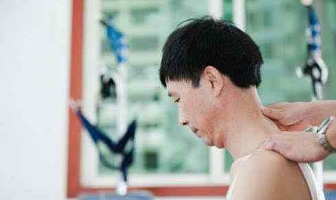 颈椎增生最严重的症状 很多人不知道！颈椎病的7大奇怪症状