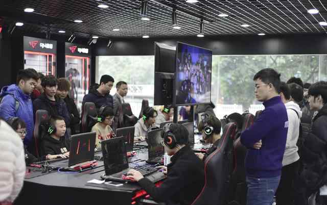 重庆赛博 ROG重庆石桥铺赛博门店开业 重庆电竞市场再迎新力量