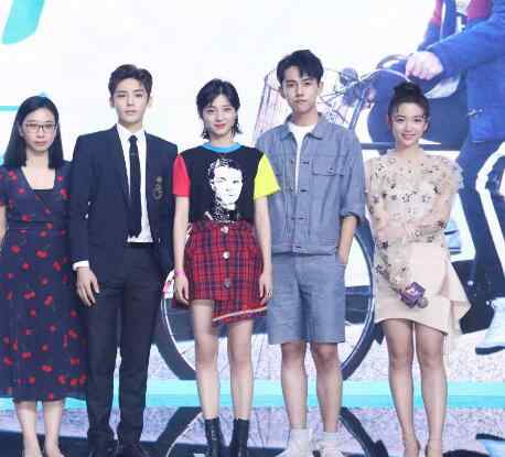 张耀女朋友 万鹏张耀在一起了吗 戏内青梅竹马戏外就是好朋友