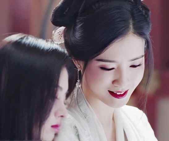 柳如意 如意芳霏柳如意是好是坏 她真正的身份是什么
