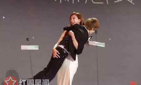 林志林 林志玲遭老总熊抱超尴尬 盘点女星被拥抱的尴尬瞬间